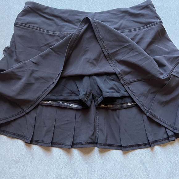 Lululemon Skort - Picture 2 of 5